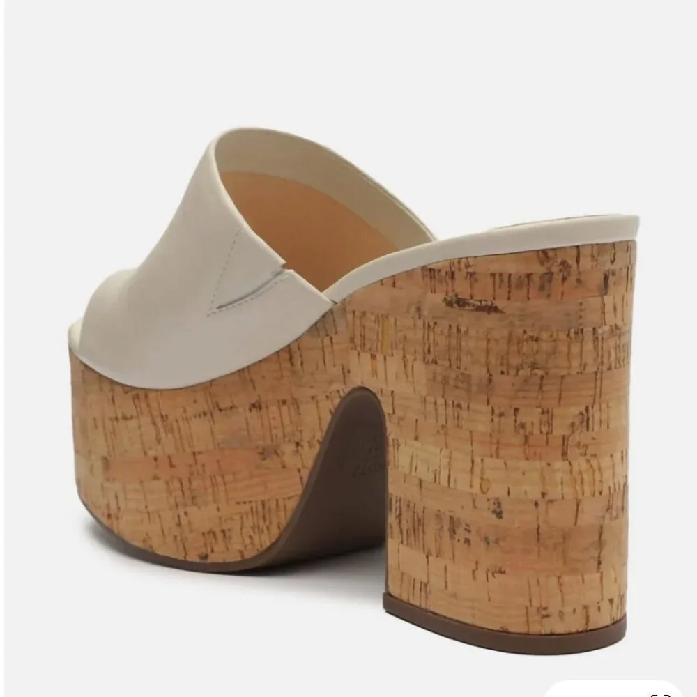 NWT Schutz Dalle Cutout Nubuck Sandal in Pearl, 10